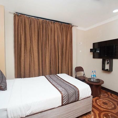 Oyo 343 Pop Life Hotel Kohalpur Exterior photo